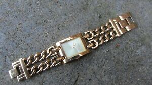 【送料無料】腕時計　オロロギダドナゲスファンツィオナンテorologio da donna guess 28x37 mm funzionante