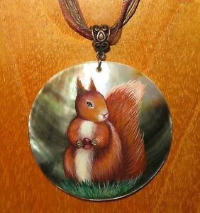 【送料無料】ジュエリー・アクセサリー ロシアナッツリップハルリスペンダントpendentif rouge ecureuil avec noix russe authentique main peint noir levre coque 15,386円