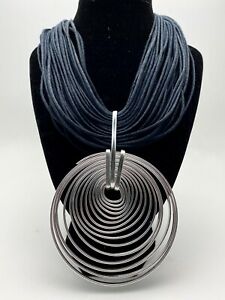 【貨物輸送無料】宝飾品・添え物 ブラジルファンシーネックレスアルミニウムメダリオンcollier fantaisie medaillon aluminium artisanat du bresil