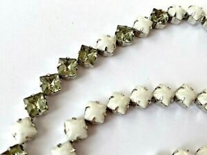 【送料無料】ジュエリー・アクセサリー ヴィンテージコリアーヌフヴェレブランラインストーングリーンスクエアcollier vintage neuf verre blanc opaque amp; strass vert carre 40cm