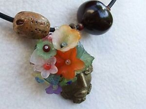 【貨物輸送無料】宝飾品・添え物 頸飾り恍けるcollier OS, graines, coquillages, fleurs et masque ancien en bronze