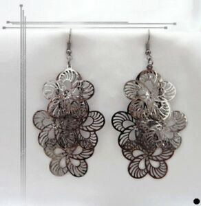 【送料無料】ジュエリー・アクセサリー アリゼフラワーフィリグランメタルカラーアンスラサイトイヤリングboucles doreilles pendantes alizee fleurs filigrane metal couleur anthracite