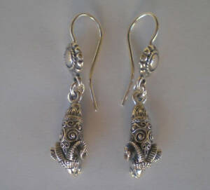 【貨物輸送無料】宝飾品・佩び物 ラムヘッドシルバーイヤリングパワーシンボルram head silver earrings  symbol of nobility virility fertility and power