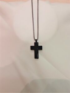 【貨物輸送無料】宝飾品・佩び物 コラーナジロコロクローチェネラコメテウオモアッキオーcollana girocollo croce nera comete uomo acciaio vgl 501