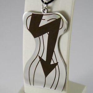 【貨物輸送無料】宝飾品・付属物 ベースラインスチールペンダントバストpendentif en acier motiven buste de femme avec fleche et lignes bass