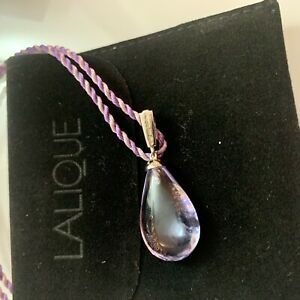【送料無料】ジュエリー・アクセサリー ラリッククリスタルドロップピンクバイオレットシルバーネックレスcollier pendentif lalique goutte cristal rose violet argent neuf authentique