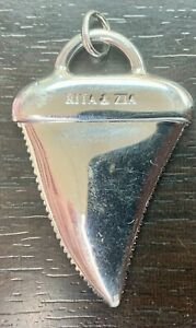 【貨物輸送無料】宝飾品・付属品 リタジアシルバーシャークペンダントrita amp; zia  pendentif dent de requin en argent