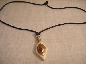 【送料無料】ジュエリー・アクセサリー エスニックペンダントボーンフラスコpendentif ethnique flacon en os