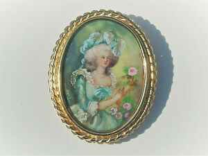 【送料無料】ジュエリー・アクセサリー ミニチュアベルブローチアンシエンヌtres belle broche ancienne des annees 1950 en metal dore avec peinture miniature