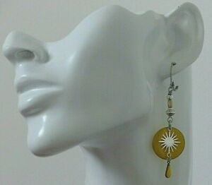 【送料無料】ジュエリー・アクセサリー ファンシーディンピーイヤリングハンドメイドboucles doreilles pendantes fantaisie artisanales dormeuse soleiljaune