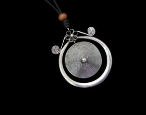 【送料無料】ジュエリー・アクセサリー アートメイドメインエスニックペンダントジュエリーレディース100 art fait main pendentif ethnique bijoux femme 104
