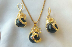 【送料無料】ジュエリー・アクセサリー ドラゴンイヤリングparure collierboucle doreille dragon en plaque or