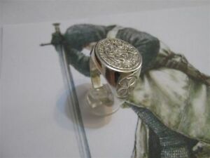 【送料無料】ジュエリー・アクセサリー アルジェントプロドゥツィオーニアルティジャーナカヴァリエリテンプラリシギロアネッロcavalieri templari sigillo anello in argento 925 produzione artigiana