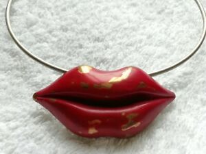 【貨物輸送無料】宝飾品・付属品 ヴィンテージancien collier ras du cou  red lips  vintage