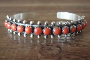 【送料無料】ジュエリー・アクセサリー ナバホシルバースターリングコーラルロウブレスレットnavajo argent sterling corail rangee bracelet plivingston