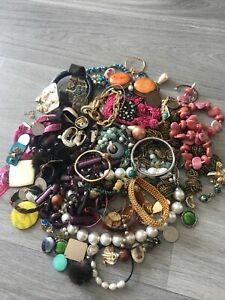 【貨物輸送無料】宝飾品・佩び物 宝飾品ロットgros lot de bijoux ancien a identifier
