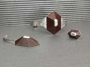 【貨物輸送無料】宝飾品・佩び物 ブレスレットセットトゥアレスブローチシルバーニジェールset of bracelet, pendant and handmade tuareg brooch インチ silver and wood, niger