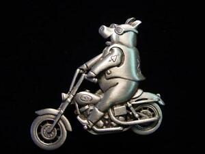 【送料無料】ジュエリー・アクセサリー ジョネットジュエリーシルバーピューターライディングバイクピンjj jonette jewelry silver pewter pig riding motorcycle hog pin