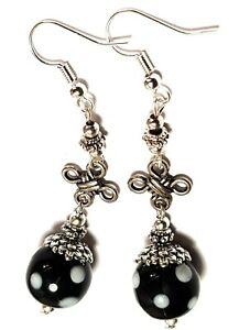 【送料無料】ジュエリー・アクセサリー シルバーホワイトケルトエンドウパールガラスフックargent noir amp; blanc celtique oreilles goutte pendantes a pois verre perle hook
