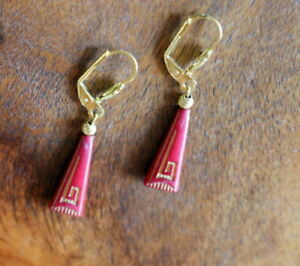 【送料無料】ジュエリー・アクセサリー レッドドールトライアングルペルレトライアングルboucles doreille rouge dore perle triangle baroque facon cuir frise grecque