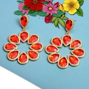 【送料無料】ジュエリー・アクセサリー スワロフスキーイヤリングRboucles doreille fleur petales swarovskiiR elements de luxe neuves rouges