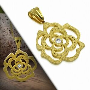 【送料無料】ジュエリー・アクセサリー ゴールデンスチールペンダントショートブレッドpendentif en acier dore fleur sablee et gemme