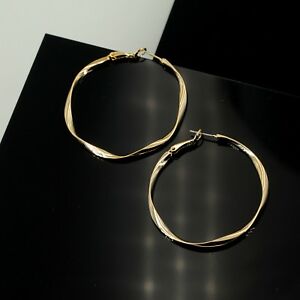 【送料無料】ジュエリー・アクセサリー イヤリングクレオールリングトルトゥゴールデンメッキゴールドシンプルオリジナルboucles doreilles creole anneau tortu dore plaque or 14k simple original m4