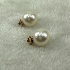 【送料無料】ジュエリー・アクセサリー イヤリングクリップオンゴールデンハーフパールホワイトロンドクラスレトロboucles doreilles clip on dore demi perle blanc rond class retro j11