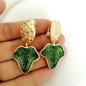 【送料無料】ジュエリー・アクセサリー リーフグリーンレトロゴールデンイヤリングクリップboucles doreilles clip on dore pendant feuille email vert gravure retro j9