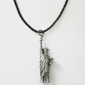 【送料無料】ジュエリー・アクセサリー リベルテブラックレザーネックレスペンダントpendentif statue de la liberte 3d collier cuir noir