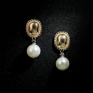 【送料無料】ジュエリー・アクセサリー イヤリングゴールデンクリュチゼルビッグホワイトパールboucles doreilles clous dore rectangle cisele gros perle blanc aa32
