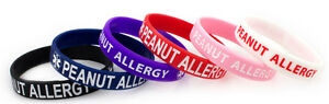 【送料無料】ジュエリー・アクセサリー キッズピーナッツシリコーンブレスレットカラーセットロットkids peanut allergy silicone bracelets 2 color setslot of 3