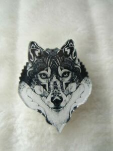 【送料無料】ジュエリー・アクセサリー ウルフウルフブローチオリジナルアクリルプラパターンbroche loup wolf motifs ornementaux original plastique acrylique