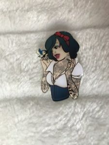 【送料無料】ジュエリー・アクセサリー オリジナルブローチロマンチックレトロピンナッププラスチックタトゥーbroche originale blancheneige romantique tatouee tattoos plastique pinup retro
