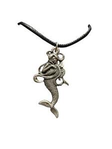 【送料無料】ジュエリー・アクセサリー マーメイドスズメタルブラックコルドンペンダントsirene etain metal noir cordon pendentif