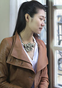 【送料無料】ジュエリー・アクセサリー ショートドールフラワークリスタルネックレスcollier court dore fleur cristal zr 2 15,584円