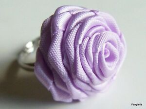 【送料無料】ジュエリー・アクセサリー シルバーアジャスタブルリングサタンパルマバラリングbague pour une rose en satin parme sur anneau reglable argente une jolie fleur
