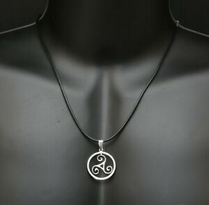【送料無料】ジュエリー・アクセサリー コードステンレスケルトブルトンペンダントpendentif breton celte triskel en acier inoxydable avec cordon neuf 12,946円