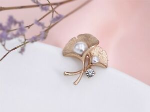 【送料無料】ジュエリー・アクセサリー ピンブローチプチドレギングコパールバロックアールデコレトロbroche pin petit dore deux feuille gingko perle baroque art deco retro xz7