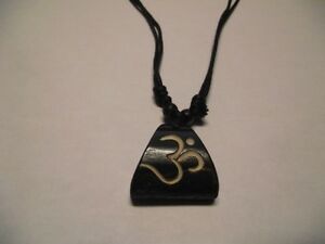 【送料無料】ジュエリー・アクセサリー コードネックレスブレロックcollier cordon reglablebreloque os veritable noir