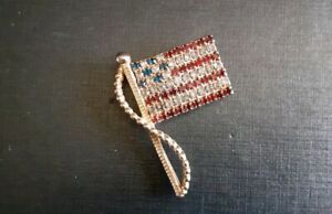【送料無料】ジュエリー・アクセサリー ブローチアメリカラインストーンセットラファエリアアメリカヴィンテージbroche drapeau americain metal dore strass sertis rafaelian usa vintage xxeme
