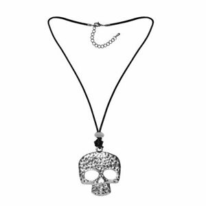 【送料無料】ジュエリー・アクセサリー ロングレザーネックレスペンダントシルバーデスヘッド1 long collier en cuir avec grande imposant pendentif tete de mort argent
