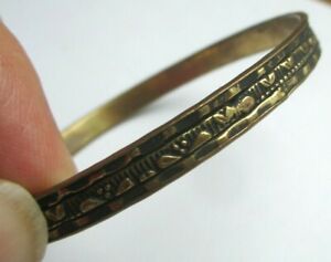 【送料無料】ジュエリー・アクセサリー ゴールドブロンズヴィンテージジュエルブレスレットbracelet rigide en bronze dore et noir finement grave bijou vintage 3250