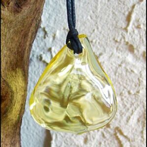 【送料無料】ジュエリー・アクセサリー クリスタルシートネックレスシトリンカラースタイリッシュcollier cristal feuille stylise couleur citrine