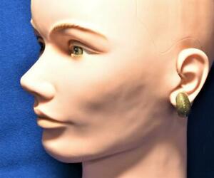 【送料無料】ジュエリー・アクセサリー ヴィンテージゴールデンブラックエナメルテクスチャクリップvintage dore email noir texture crescent forme avec clip