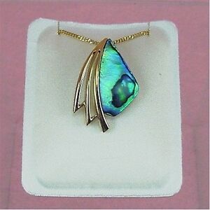 【送料無料】ジュエリー・アクセサリー パウアジュエリーゴールドカラープレートpaua bijoux plaque or collier pgp863