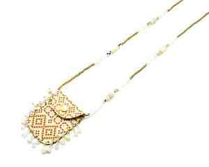 【送料無料】ジュエリー・アクセサリー ネックレスネックレスポケットカバーモザイクパターンベージュパールcl584 sautoir collier pendentif pochette motif mosaique et perles beiges 13,476円