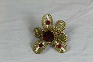 【送料無料】ジュエリー・アクセサリー ブローチゴールドシルバーカラーメタリックラティスブランドアイゲンバウbroche or argent couleur treillis metallique marque eigenbau s18｜hokushin