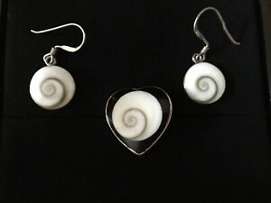 【送料無料】ジュエリー・アクセサリー リングイヤリングシルバーイヤーズシェルブラックホワイトparure bague boucles oreilles argent coquillages noir blanc