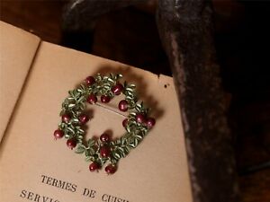 【送料無料】ジュエリー・アクセサリー ブローチクラウンクリスマスレトロbroche pin vert rouge email feuille fruit couronne de gui noel cadeau retro xz8 13,476円